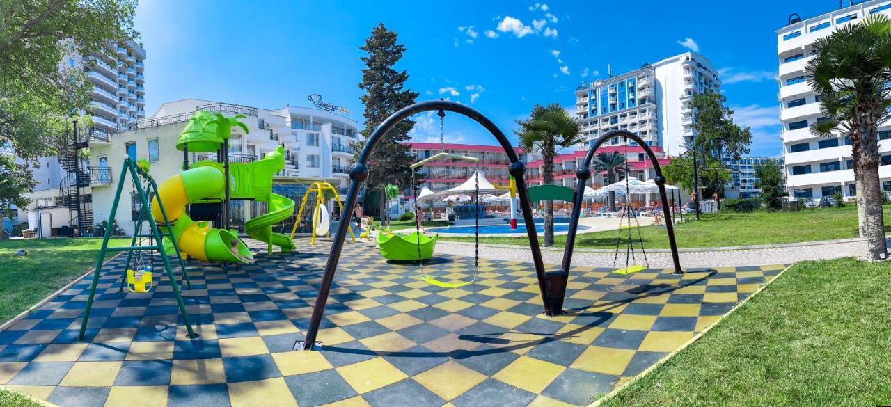 Flamingo Beach Hotel Slăntjev Brjag Exteriör bild